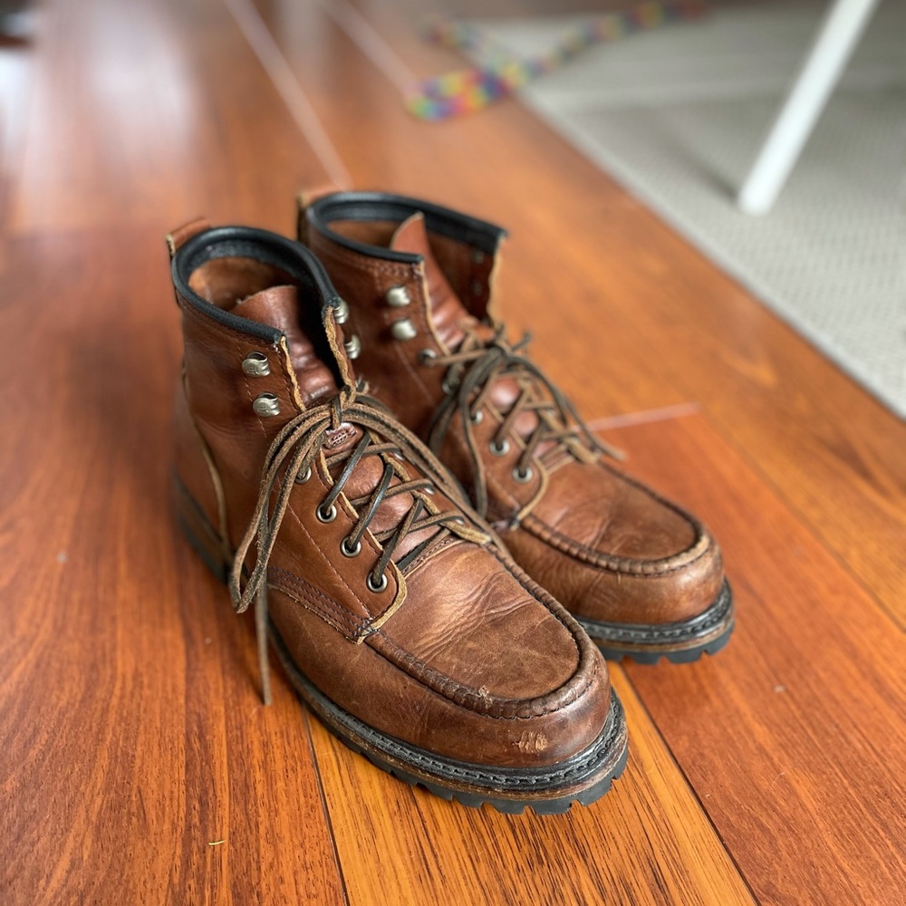 FRYE boots (8.5)